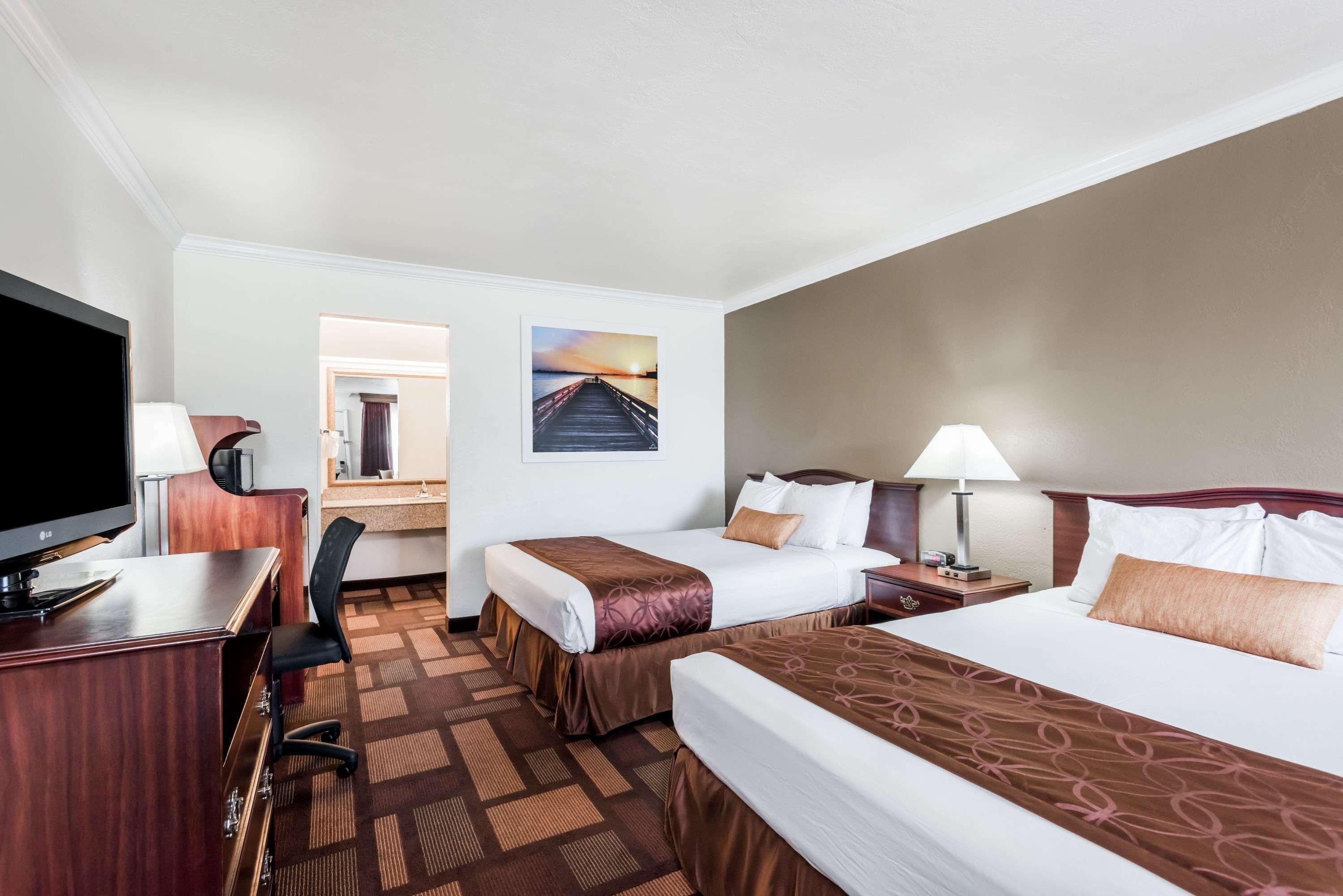 Hotel Days & By Wyndham