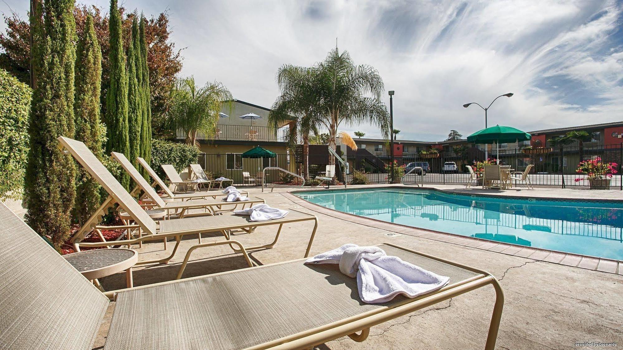 Days & By Wyndham Hotel 3*