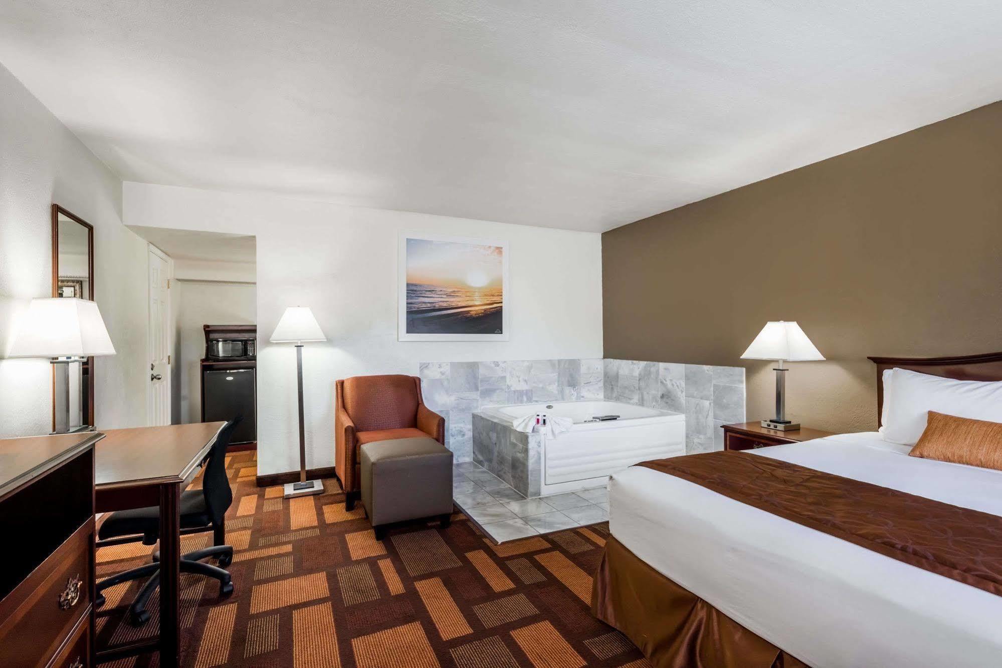 Days & By Wyndham 3* Lodi